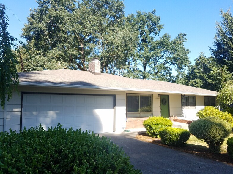 Building Photo - 10847 SW 59th Ave