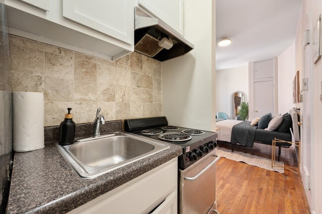 Building Photo - 1762 2nd Ave