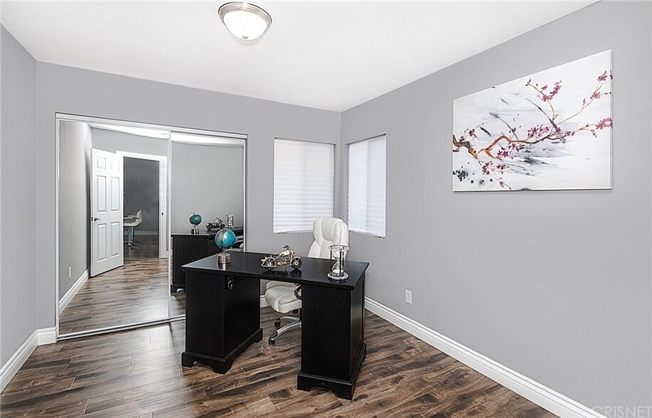 Building Photo - 9011 Vena Ave
