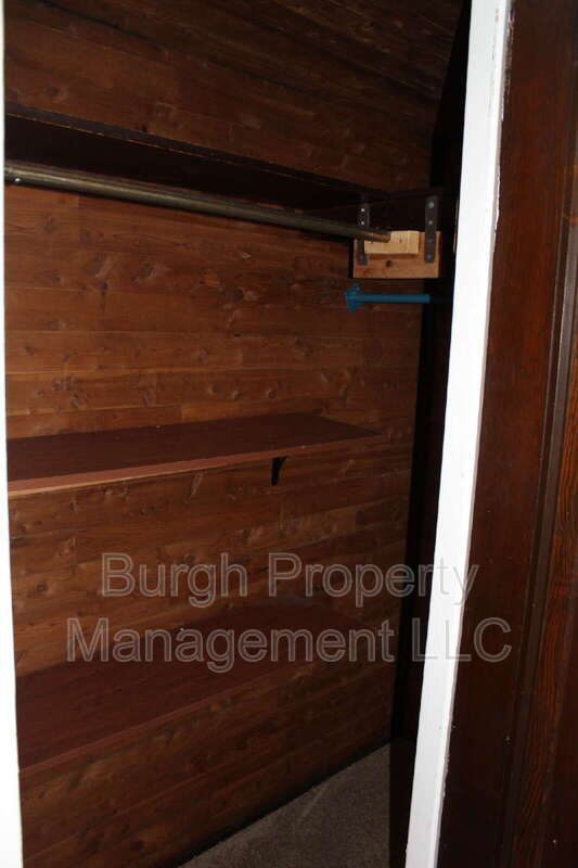 Building Photo - 651 Orchard St