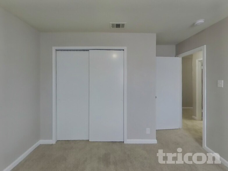Building Photo - 10734 Tiger Grove