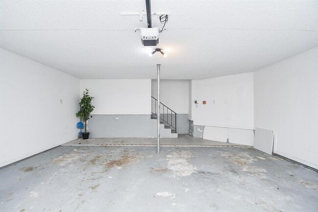 Building Photo - 18143 Bal Harbour Dr