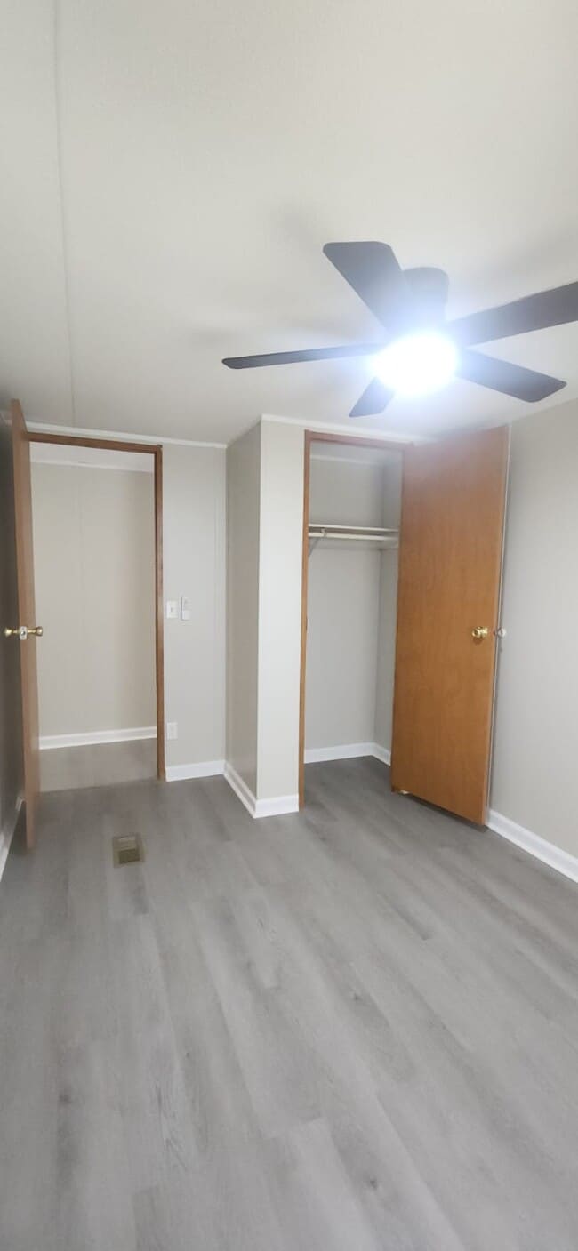Building Photo - 19 Whispering Pines Cir