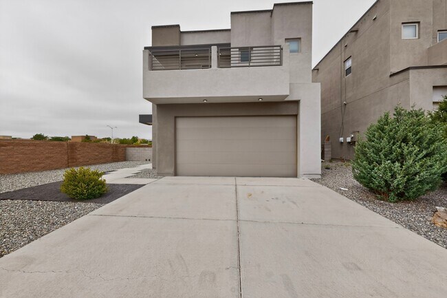 Building Photo - 5603 Linq Ct NE