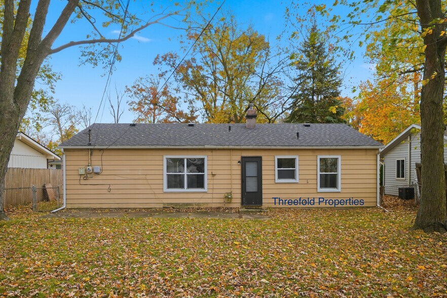 Building Photo - 1107 Larch Ln