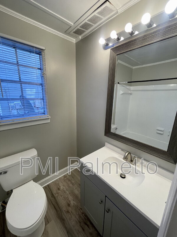 Building Photo - 1900 Tall Pines Cir