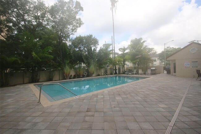 Building Photo - 2109 Bayshore Blvd