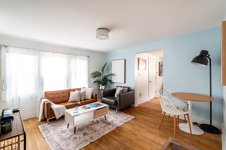 Building Photo - 1812 E Thomas Ave