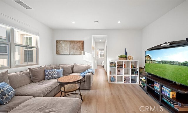 Building Photo - 106 Sunnyside