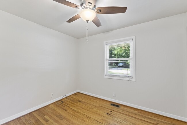 Building Photo - 2808 Bardwell Rd