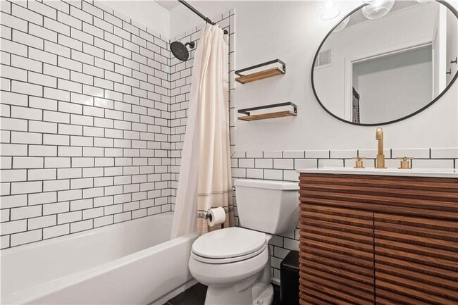 Building Photo - Charming Prairie Village Ranch + Designer ...