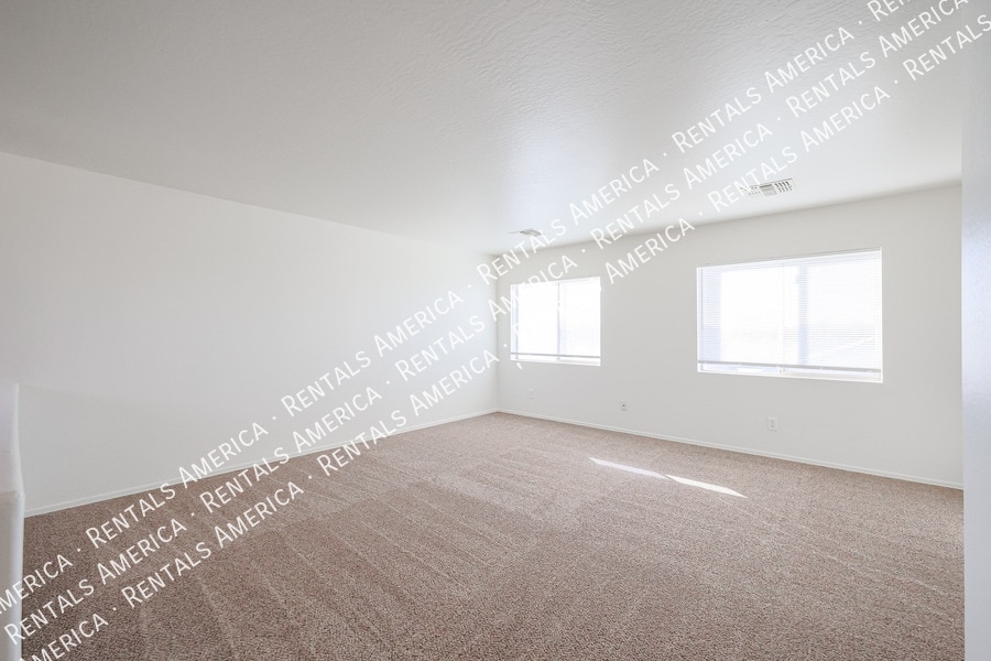 Building Photo - 17747 W Ventura St