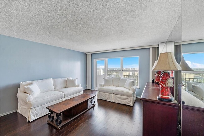Building Photo - 405 N Ocean Blvd