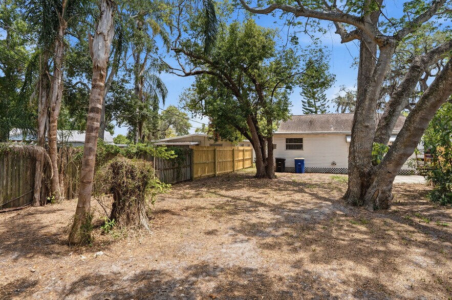 Building Photo - 1262 Woodlawn Ter
