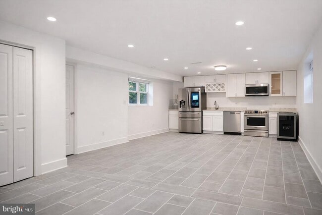 Building Photo - 1633 Kalmia Rd NW