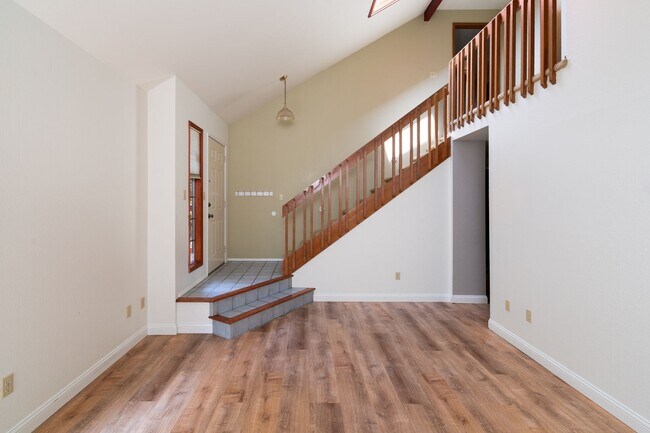 Building Photo - 4-Bedroom Home 2.5 Bathrooms, Mount Vernon