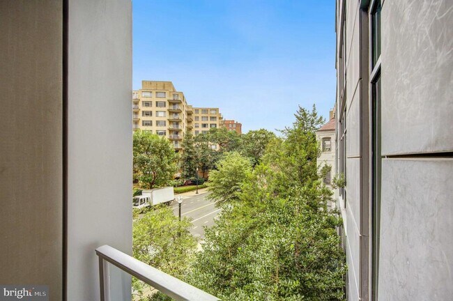 Building Photo - 1177 22nd St NW