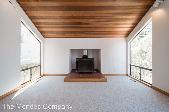 Building Photo - 4 br, 2.5 bath House - 4294 Sierra Vista