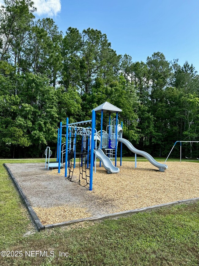 Building Photo - 11751 Silver Hill Dr