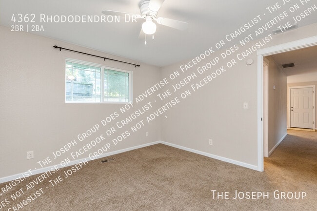 Building Photo - 4362 N Rhododendron Dr