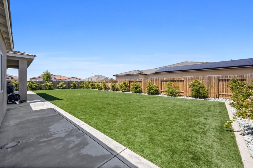 Building Photo - 815 Gilsum Ct