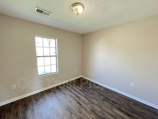 Building Photo - 103 Cambell Ct