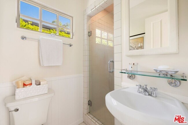 Building Photo - 2818 Washington Ave