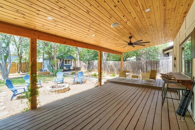 Building Photo - 7404 Lunar Dr