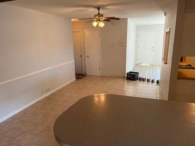 Building Photo - **Very nice brick house with garage**