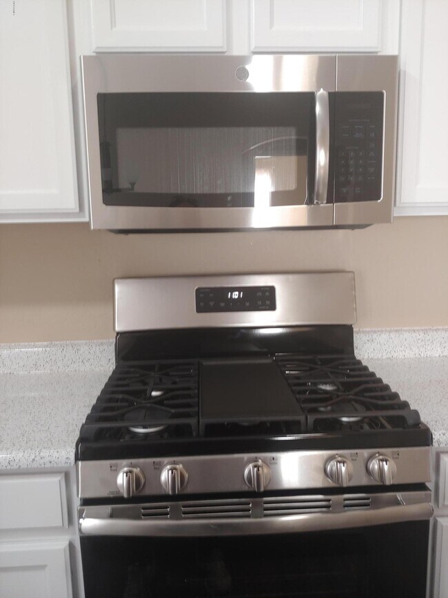 Building Photo - 355 W Holstein Trail