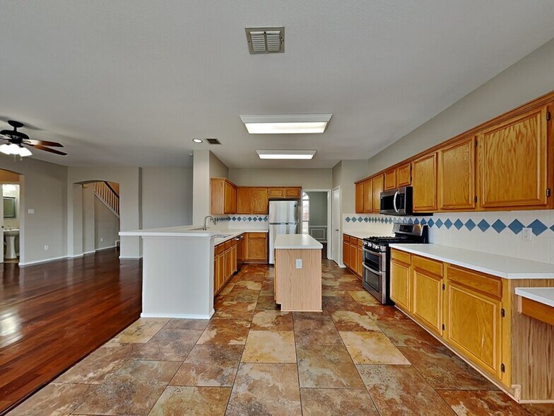 Building Photo - 8104 Steamers Ln