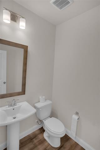 Building Photo - 9053 Phoebe Rd