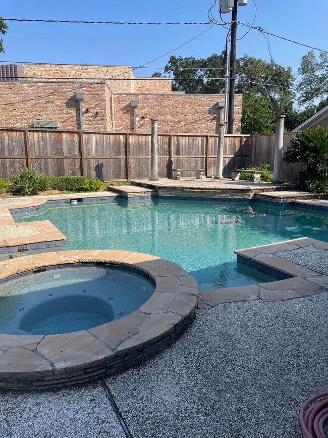 Building Photo - 5232 Piping Rock Ln