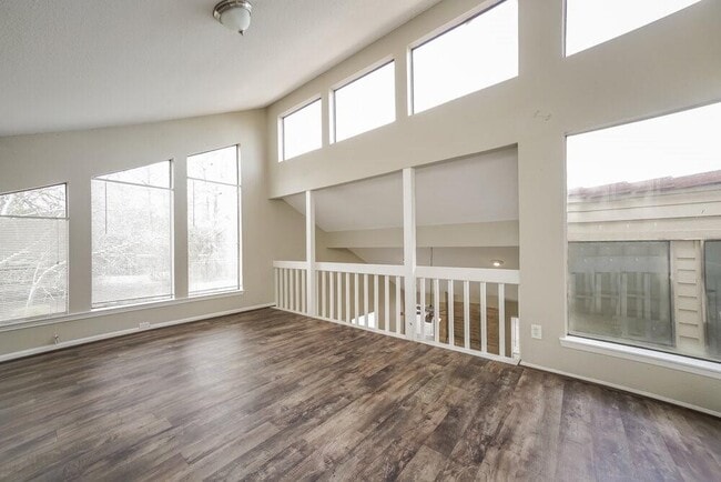 Building Photo - 7659 Athlone Dr