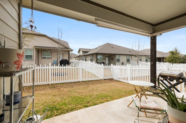 Building Photo - 1701 Logan Dr