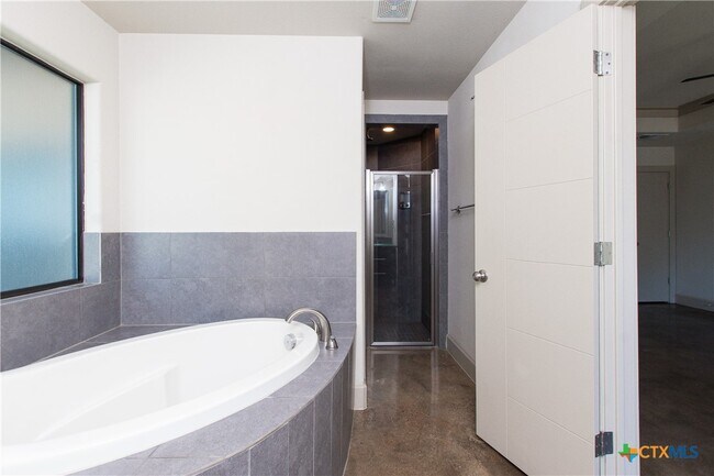 Building Photo - 7101 Andalucia Dr