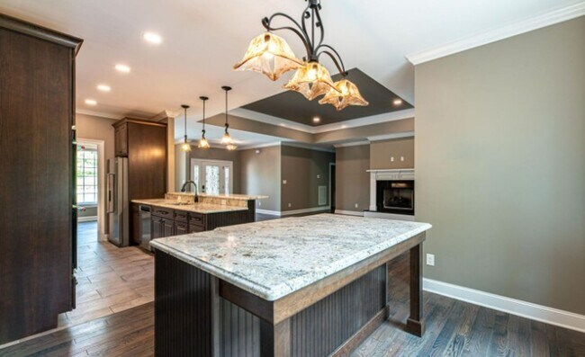 Building Photo - Knoxville 37918 - 4 bedroom 3.5 bath - cal...