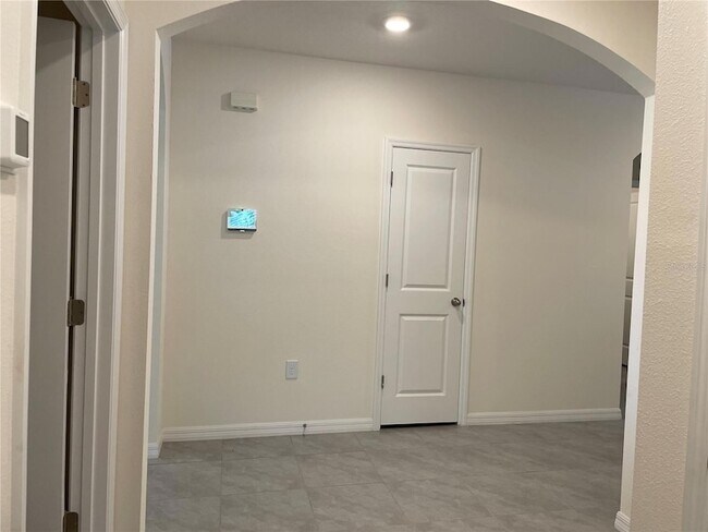 Building Photo - 5535 Hollingworth Trl