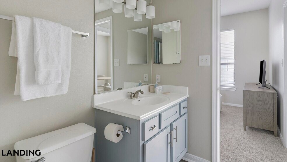 Building Photo - 2500 Woodland Park Dr