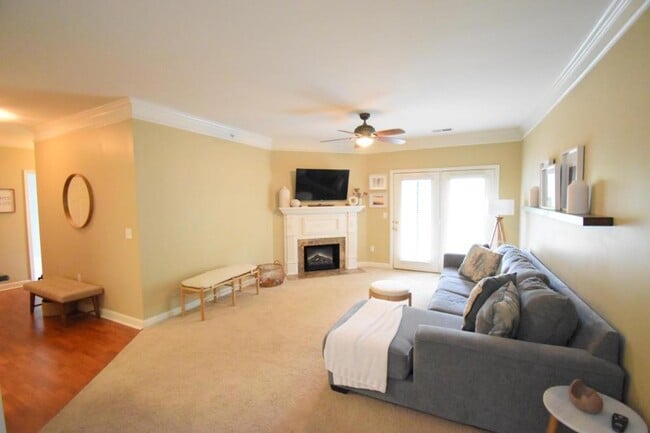 Building Photo - 16423 Golden River Ln