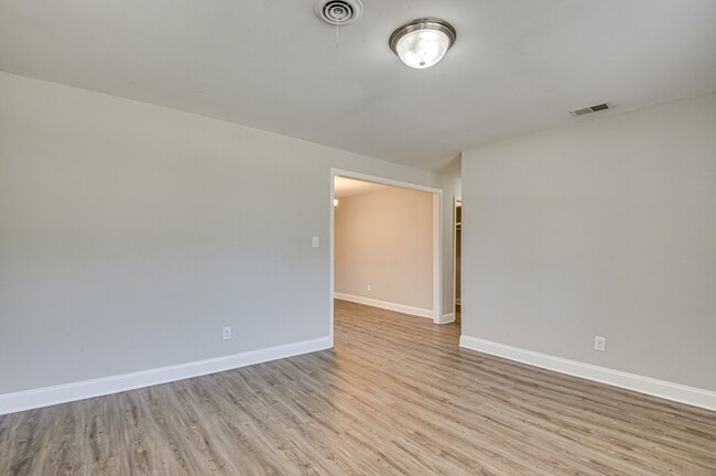 Building Photo - 3423 Cannongate Dr