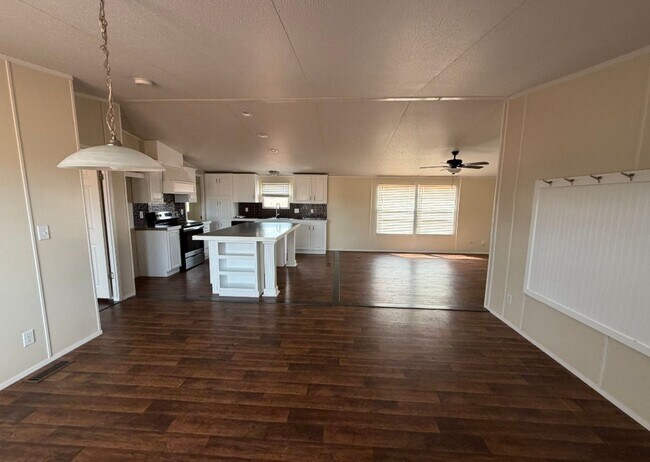 Building Photo - 3br 2ba on 1.5 acres in Blanchard!!