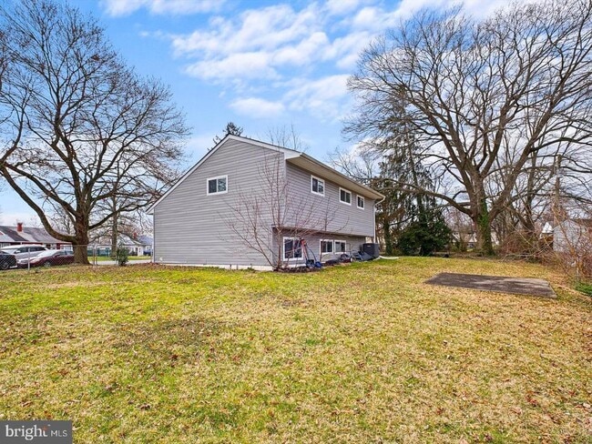 Building Photo - 5 Brennen Ct