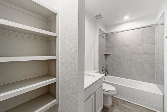 Building Photo - 246 Dusty Bridle Ln