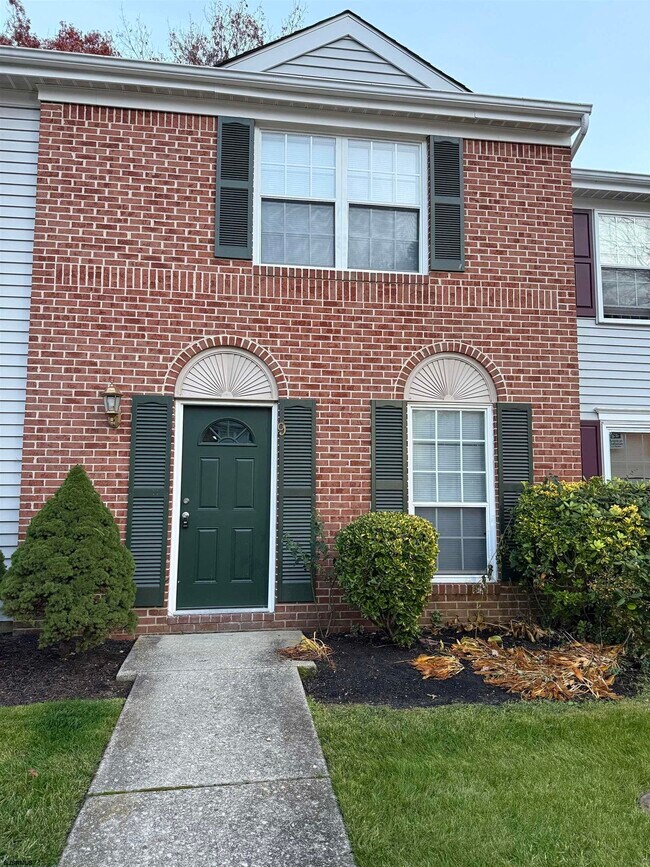 Building Photo - 9 Seneca Dr