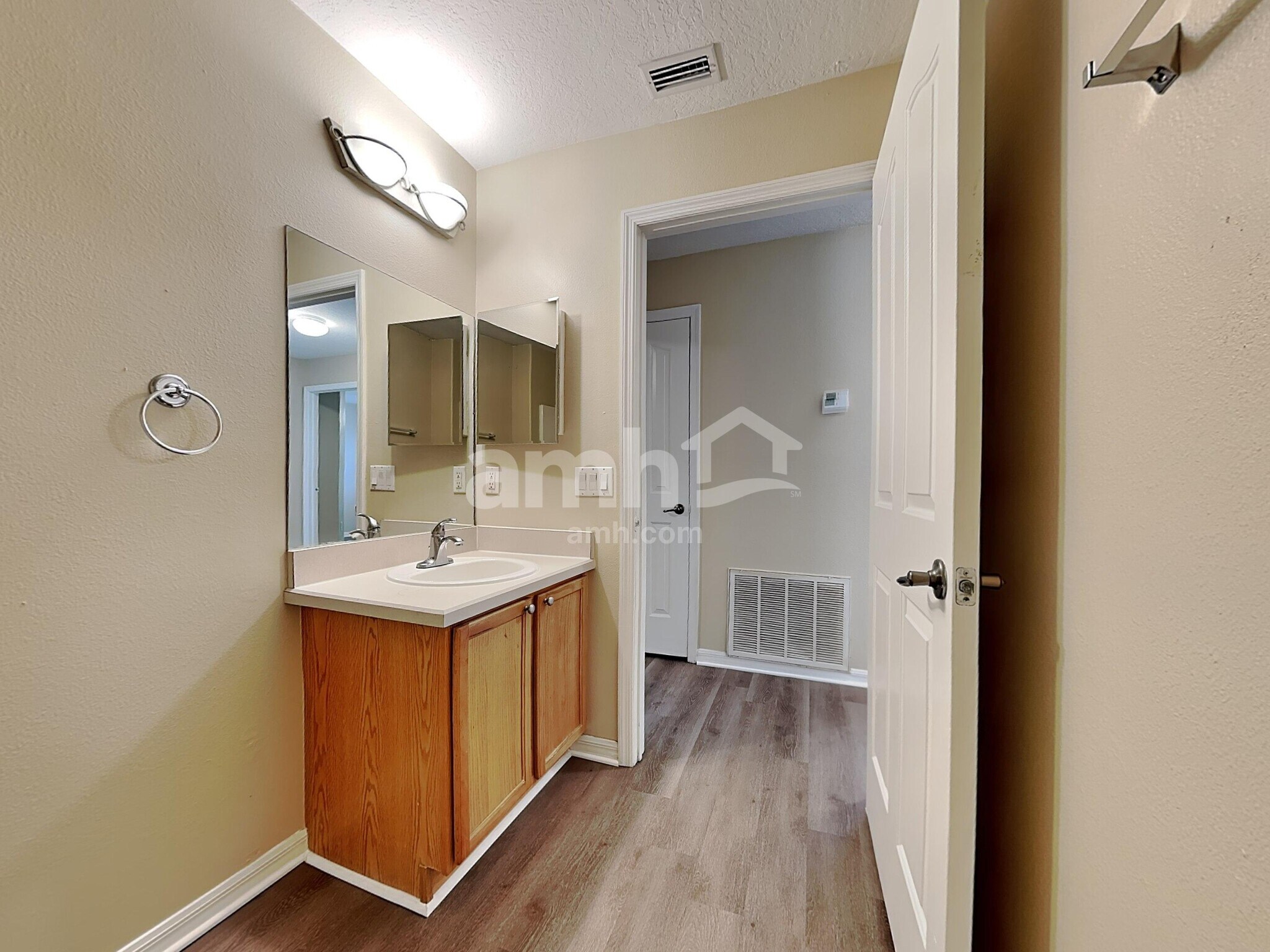 Building Photo - 10512 Boyette Creek Blvd