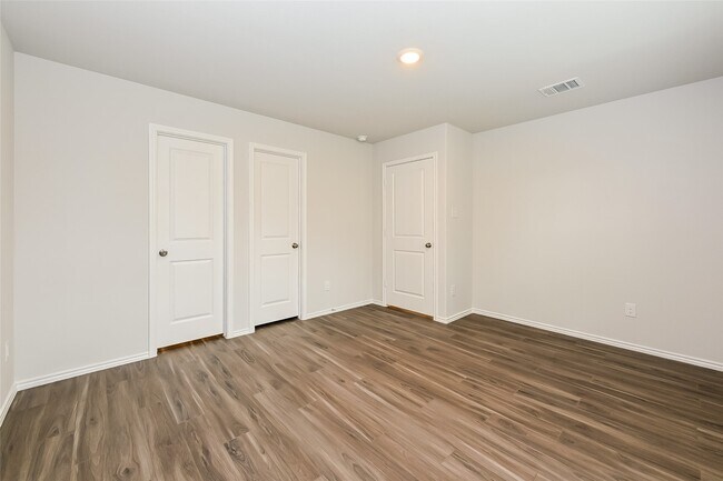 Building Photo - 1225 Narrow Hts Dr