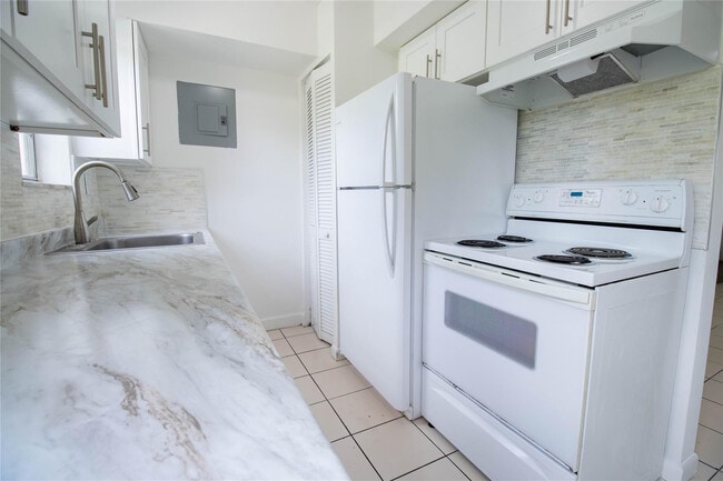 Building Photo - 1505 SW 2nd St