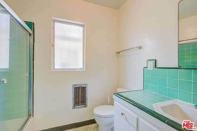 Building Photo - 1055 S Wooster St