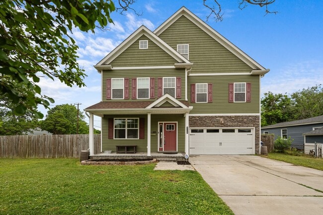 Primary Photo - Spacious 6-Bedroom Home with Private Backy...